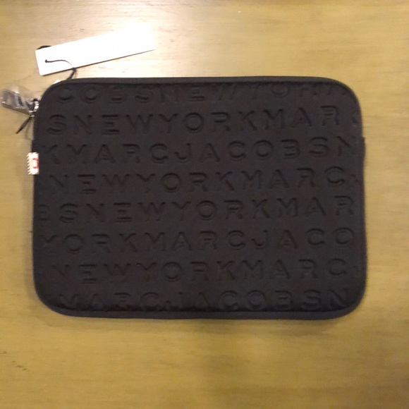 Marc Jacobs Handbags - Nwt Marc Jacobs computer case neoprene black